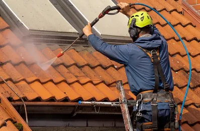 Démoussage et hydrofuge de toiture à Treffiagat